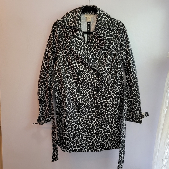 Vertigo Paris Black and White Trench Coat Size Med. - Picture 3 of 7